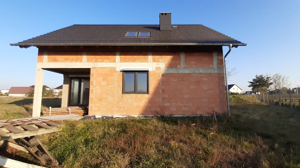 Dom o powierzchni 134 m² z garażem w stanie surowym zamkniętym
