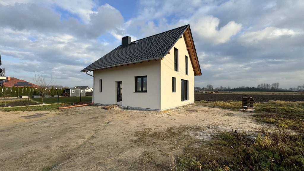 Nowoczesny dom wolnostojący w stanie deweloperskim 