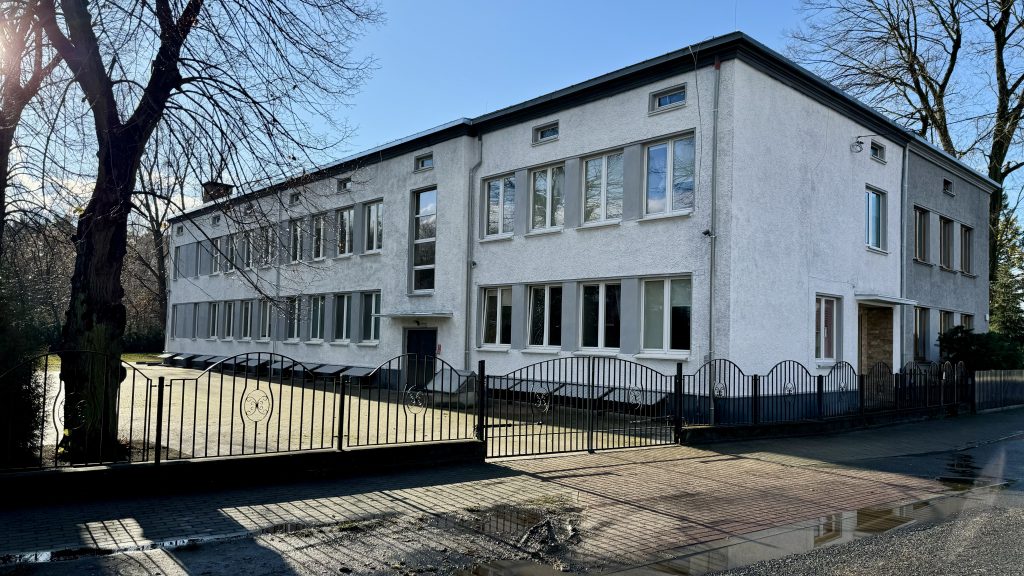 WIELOFUNKCYJNY BUDYNEK KOMERCYJNY Z OGROMNYM POTENCJAŁEM 