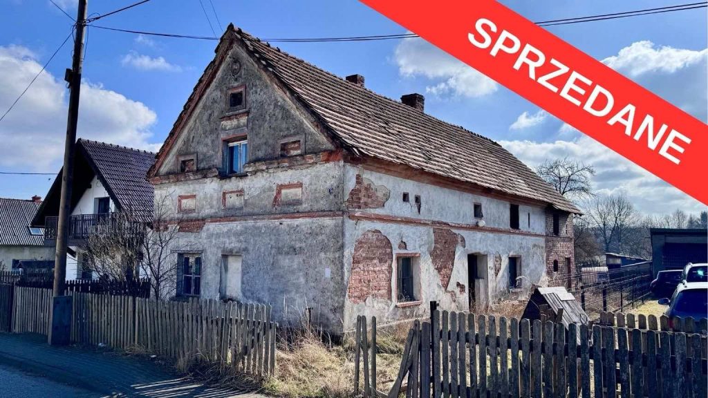 Na sprzedaż dom do generalnego remontu w Szydłowie przy ul. Opolskiej 